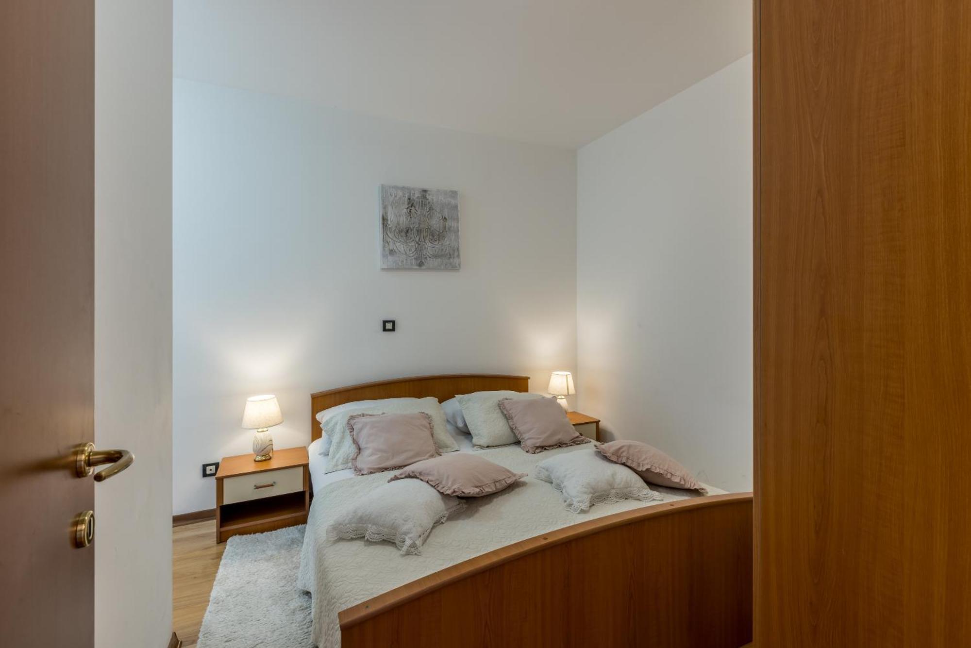 Apartment Split Karoglan エクステリア 写真